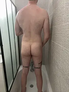 Snapshot of TomieSoichi chatting on October 2025 05:04:02 AM TomieSoichi online show from October 2025 05:04:02 AM