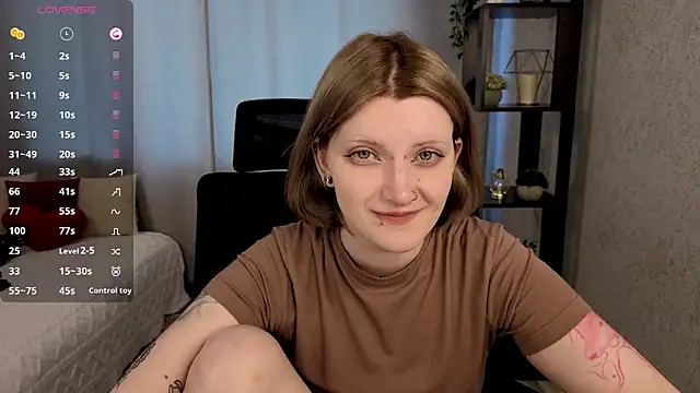 Snapshot of EchoBloom chatting on October 2025 11:18:02 AM EchoBloom online show from October 2025 11:18:02 AM