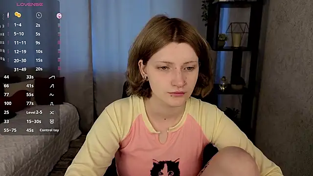 Snapshot of EchoBloom chatting on October 2025 11:41:02 AM EchoBloom online show from October 2025 11:41:02 AM