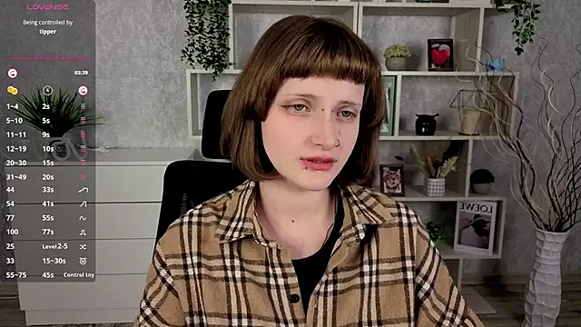 Snapshot of EchoBloom chatting on October 2025 01:07:01 PM EchoBloom online show from October 2025 01:07:01 PM