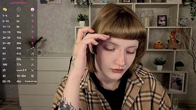 Snapshot of EchoBloom chatting on November 2025 11:01:02 AM EchoBloom online show from November 2025 11:01:02 AM