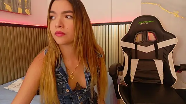 Sammy Lovee online show from November 2025 07:25:02 PM