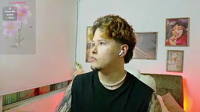  tylerr  online show from September 2025 03:06:02 AM