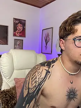  tylerr  online show from September 2025 05:02:01 PM