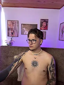 tylerr  online show from September 2025 04:50:02 PM