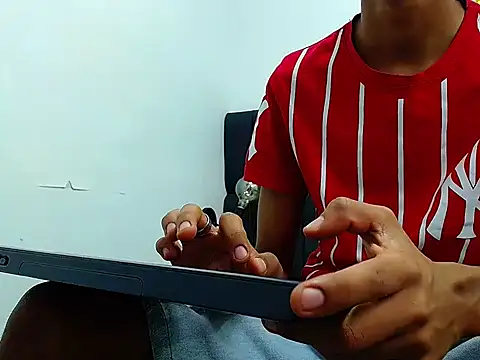 daniel evans69 online show from October 2025 12:27:01 PM