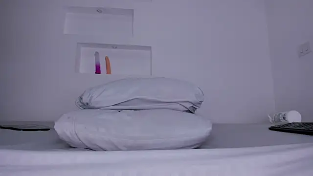 Evelynn Jones  online show from October 2025 01:11:01 AM