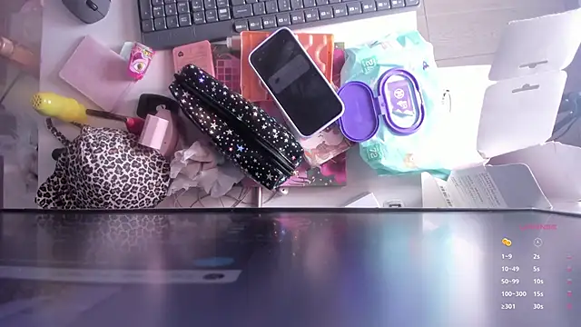 Snapshot of ela_petit chatting on October 2025 09:37:01 PM ela petit online show from October 2025 09:37:01 PM