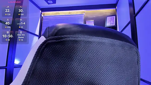 ScarletMoon1  online show from October 2025 09:36:01 PM