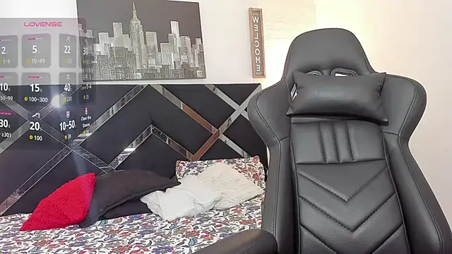 iamCharlotte19 online show from October 2025 06:59:01 PM