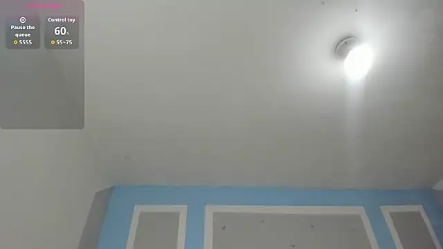 iamCharlotte19 online show from November 2025 06:30:01 PM