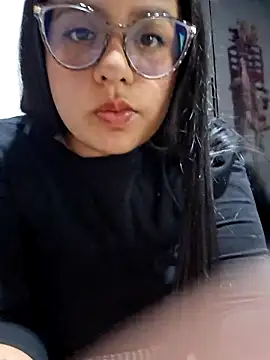 Marenna- online show from September 2025 02:11:01 AM