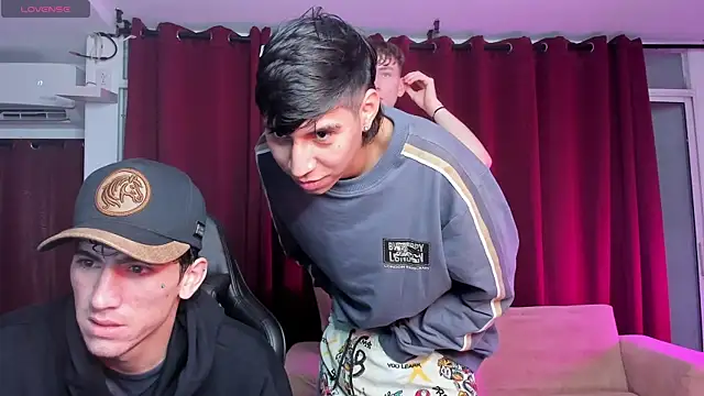 Snapshot of Handsomeboyss19 chatting on October 2025 12:41:02 AM Handsomeboyss19 online show from October 2025 12:41:02 AM