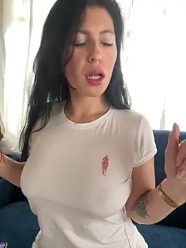 Snapshot of Mia_salinass chatting on September 2025 06:29:01 PM Mia salinass online show from September 2025 06:29:01 PM