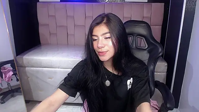 Melanny b  online show from September 2025 09:04:02 PM