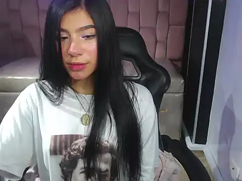 Melanny b  online show from September 2025 08:32:01 PM