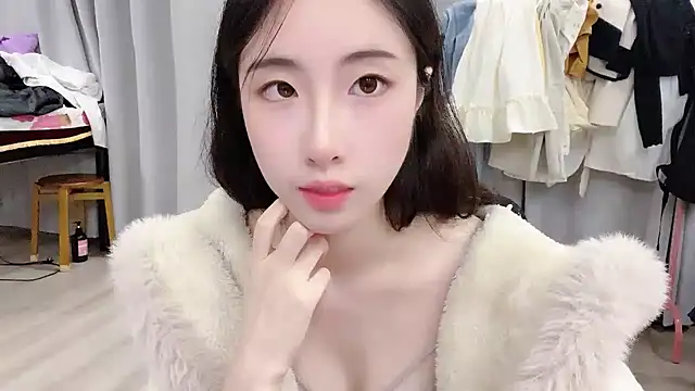 Freya7777 online show from October 2025 01:43:02 PM