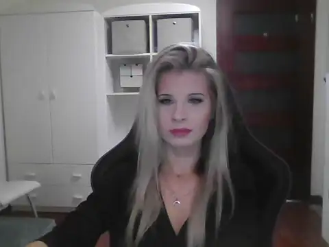 KristineGlow online show from October 2025 07:16:01 AM