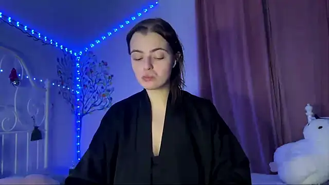 HoneyMist online show from October 2025 06:07:02 PM