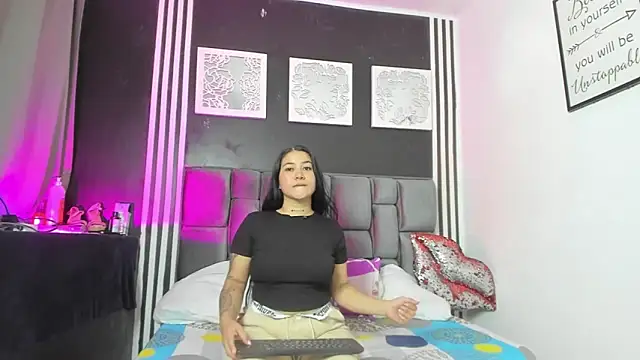 Hornycouple Hot online show from November 2025 07:38:01 PM