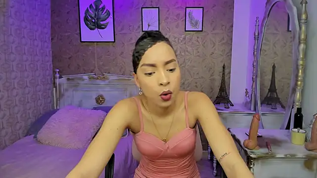 Snapshot of Lucia_jane chatting on October 2025 08:18:01 PM Lucia jane online show from October 2025 08:18:01 PM