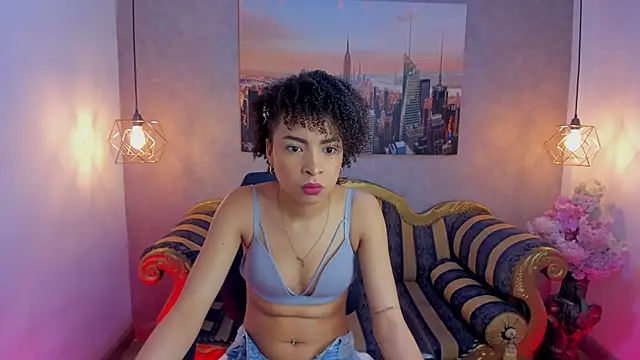 Snapshot of Lucia_jane chatting on October 2025 07:43:01 PM Lucia jane online show from October 2025 07:43:01 PM