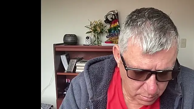 Martintxu1959 online show from September 2025 01:43:02 PM