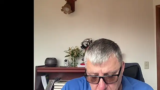 Martintxu1959 online show from September 2025 01:55:01 PM
