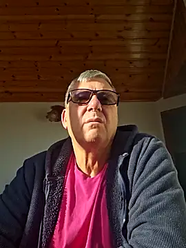 Martintxu1959 online show from September 2025 11:44:02 AM