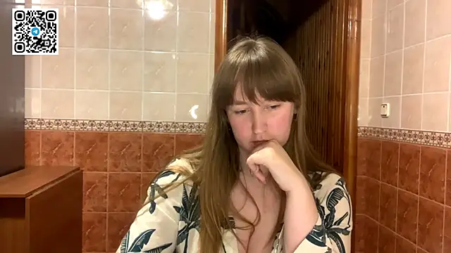 MaroonMoon  online show from October 2025 08:35:01 PM