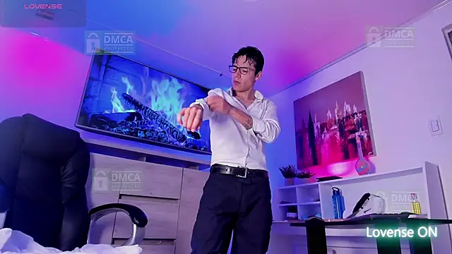 Briam Hornet  online show from September 2025 09:04:01 PM