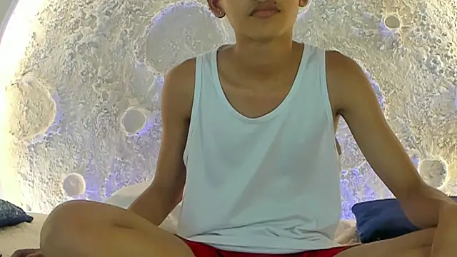  Noah19 online show from September 2025 07:50:02 PM