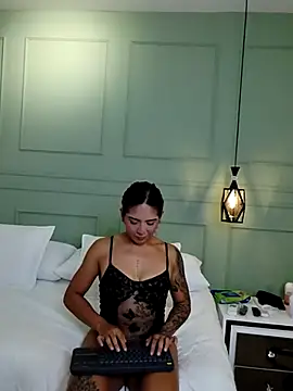 Lollipop Rose online show from September 2025 02:22:01 AM