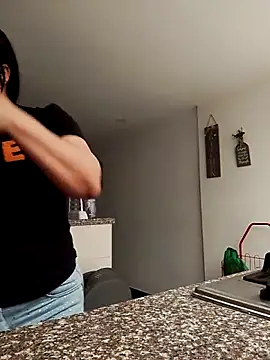 tiffany Johnson1 online show from September 2025 01:58:02 PM