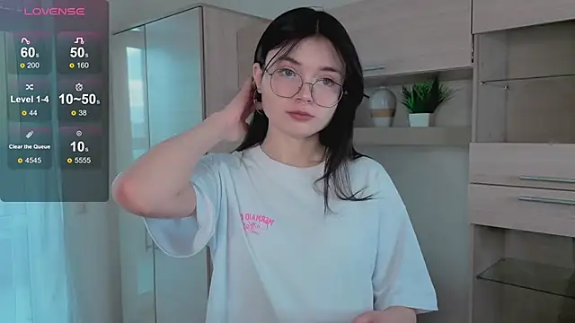 Snapshot of Susan_Gardner chatting on November 2025 06:12:01 AM Susan Gardner online show from November 2025 06:12:01 AM