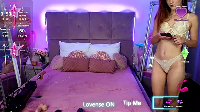 Snapshot of Nicole_Bond chatting on October 2025 02:11:02 AM Nicole Bond online show from October 2025 02:11:02 AM