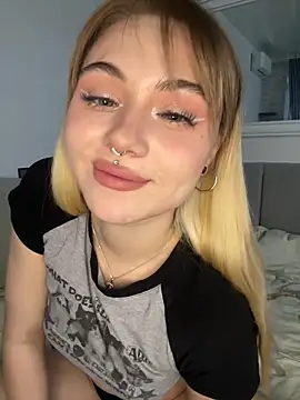 LunaMillie online show from October 2025 12:39:02 PM