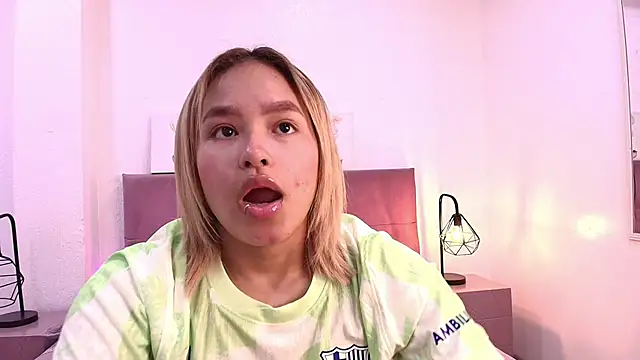 CamiilaGlow online show from September 2025 02:29:02 PM