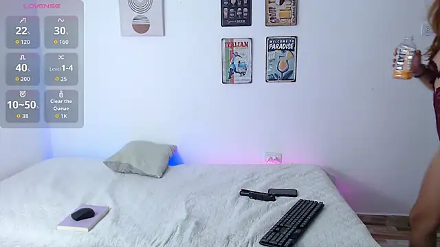 Laramucci online show from September 2025 07:48:01 PM