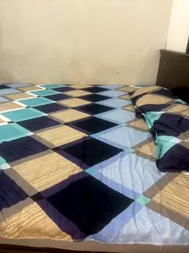 SIZZLER 1100 online show from October 2025 07:35:02 PM