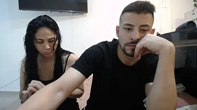 yohacriss online show from October 2025 07:49:02 PM