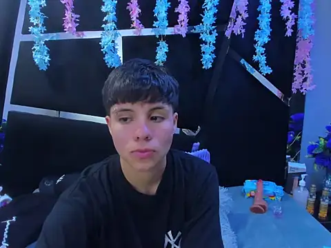 Bruno Cruzz online show from November 2025 03:05:01 AM