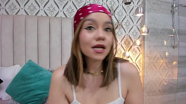 Sky Junne online show from October 2025 06:49:02 PM