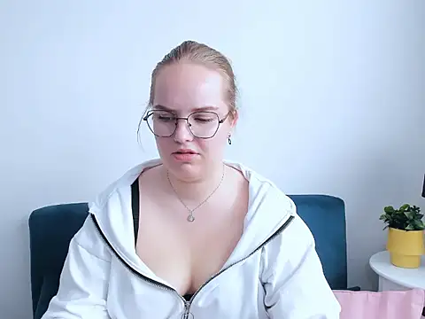 AliceCrazy69 online show from October 2025 08:55:02 AM