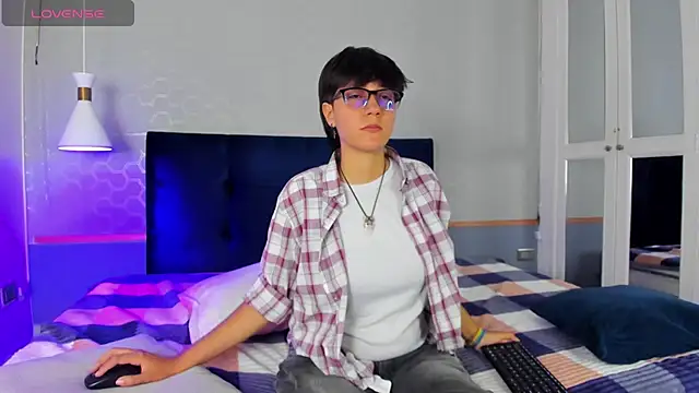 Snapshot of Tsuki_Maru chatting on September 2025 01:45:02 PM Tsuki Maru online show from September 2025 01:45:02 PM