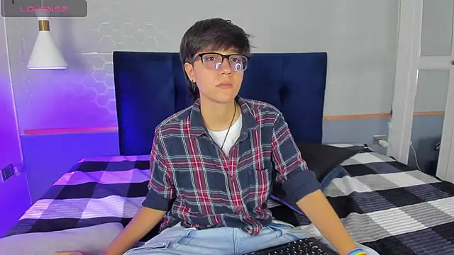 Snapshot of Tsuki_Maru chatting on September 2025 07:47:01 PM Tsuki Maru online show from September 2025 07:47:01 PM