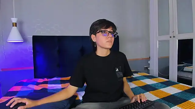 Snapshot of Tsuki_Maru chatting on September 2025 08:12:02 PM Tsuki Maru online show from September 2025 08:12:02 PM