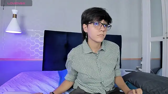 Snapshot of Tsuki_Maru chatting on September 2025 07:08:02 PM Tsuki Maru online show from September 2025 07:08:02 PM