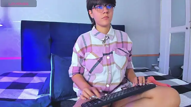 Snapshot of Tsuki_Maru chatting on October 2025 08:17:01 PM Tsuki Maru online show from October 2025 08:17:01 PM