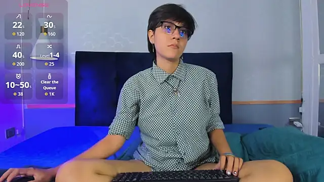 Snapshot of Tsuki_Maru chatting on October 2025 08:17:02 PM Tsuki Maru online show from October 2025 08:17:02 PM